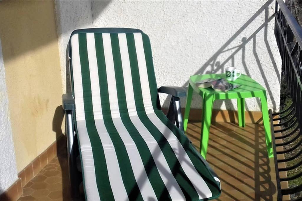 Spacieux Appartement Proche Centre Et Piscine Condom Luaran gambar