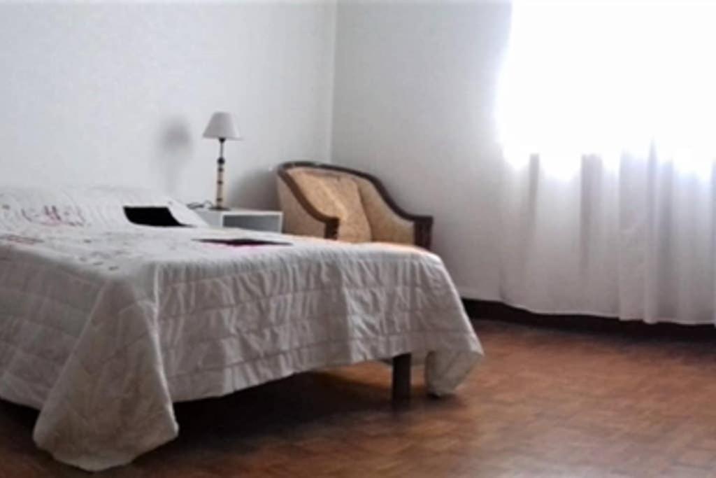 Spacieux Appartement Proche Centre Et Piscine Condom Luaran gambar